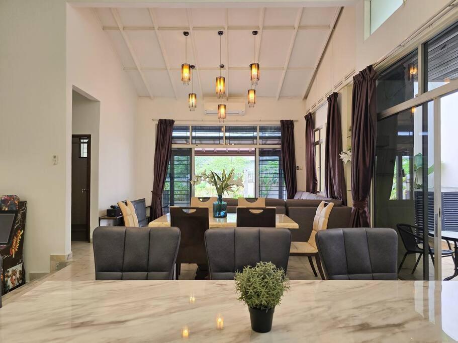 Kl Secret Karaoke Private Pool Villa Ampang  Zewnętrze zdjęcie